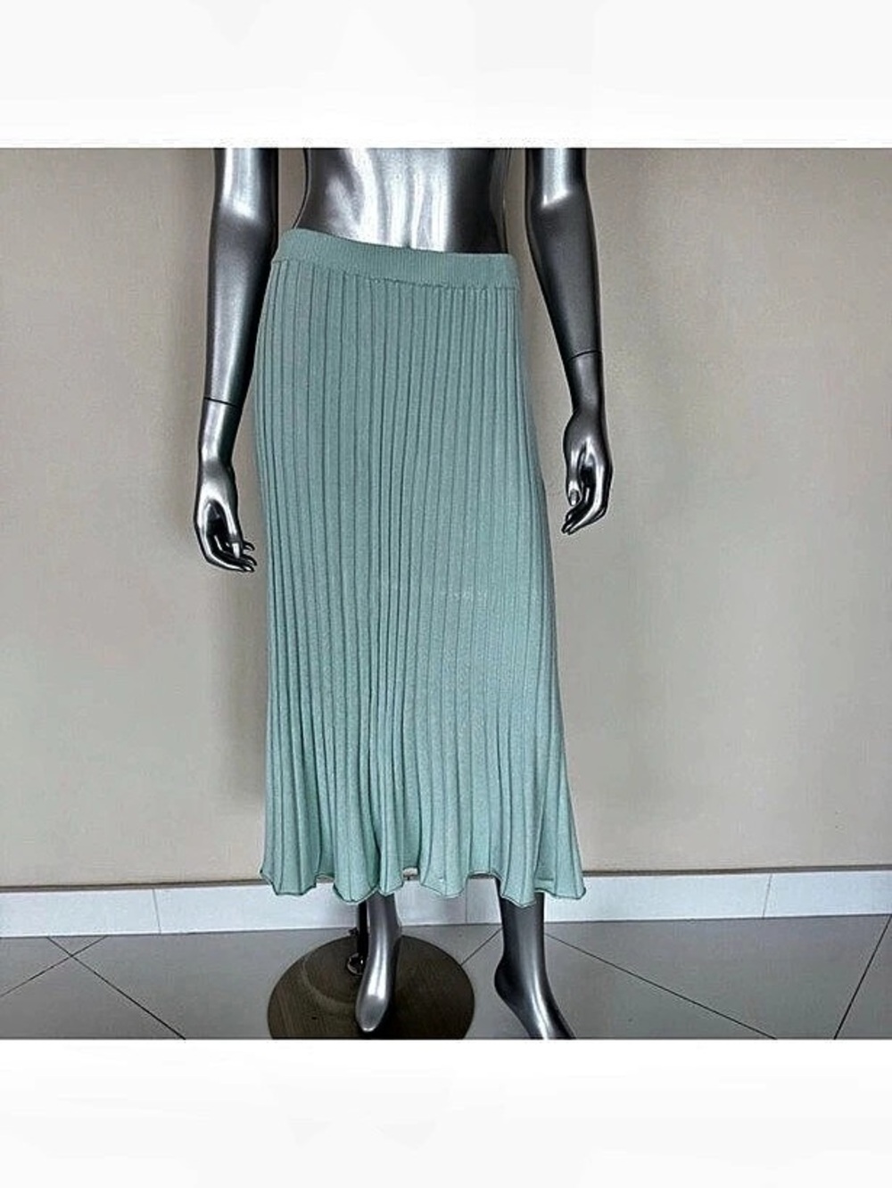 House of Harlow 1960 Pleated Maxi Skirt in Mint Size S